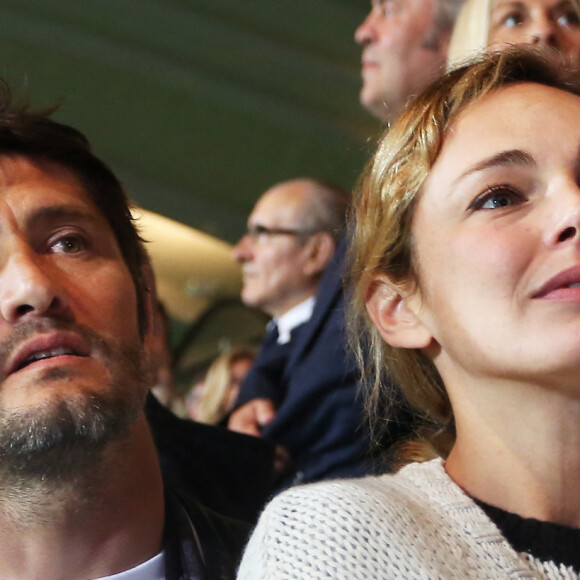 Bixente Lizarazu et Claire Keim lors du match opposant les Girondins de Bordeaux contre le FC Nantesà Chaban-Delmas à Bordeaux, le 9 mai 2015. Photo par Bernard-Salinier/ABACAPRESS.COM