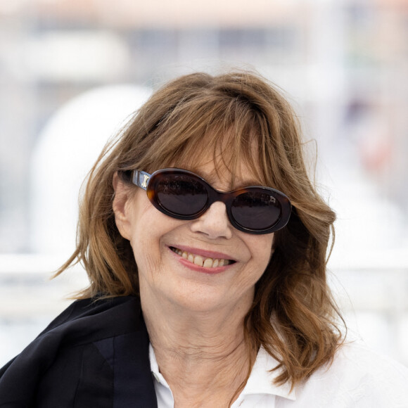 Jane Birkin (habillée en Celine) au photocall du film Jane par Charlotte (Cannes première) lors du 74ème festival international du film de Cannes le 8 juillet 2021 © Borde / Jacovides / Moreau / Bestimage 