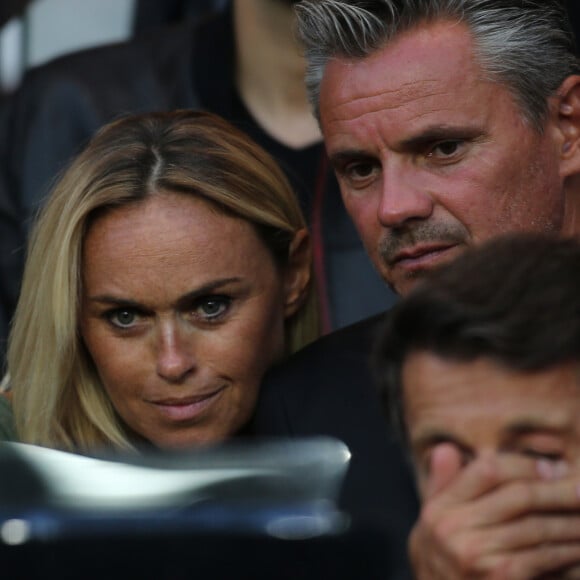 Cécile de Ménibus et son compagnon Thierry - People lors du match de Ligue 1 PSG-Metz - 2ème journée au Parc des Princes à Paris, le 21 août 2016. © Marc Ausset Lacroix/Bestimage