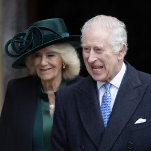 Le roi Charles et Camilla vont passer leur 19ème anniversaire de mariage en Ecosse. 
Le roi Charles III d'Angleterre et Camilla Parker Bowles, reine consort d'Angleterre - Les membres de la famille royale britannique arrivent à la chapelle Saint-George pour assister à la messe de Pâques. Windsor. 