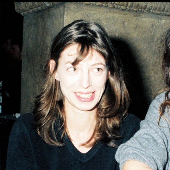 Jane Birkin, Charlotte Gainsbourg et Kate Barry au défilé John Galliano, automne hiver 1997-1998