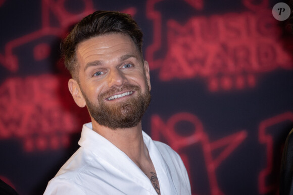 Keen'V assiste au tapis rouge des 23e NRJ Music Awards au Palais des Festivals, à Cannes. France le 20 novembre 2021. Photo par Shootpix/ABACAPRESS.COM