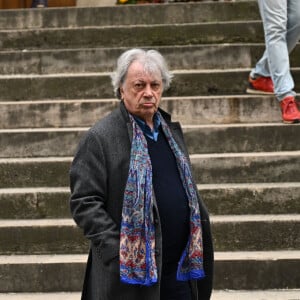 Hervé Vilard lors des obsèques de Alexis Gruss en l'Église Saint-Roch à Paris le 11 avril 2024. 