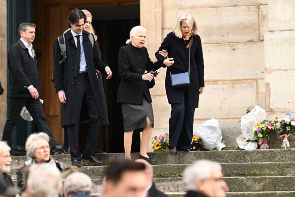 Famille et proches lors des obsèques de Alexis Gruss en l'Église Saint-Roch à Paris le 11 avril 2024. 