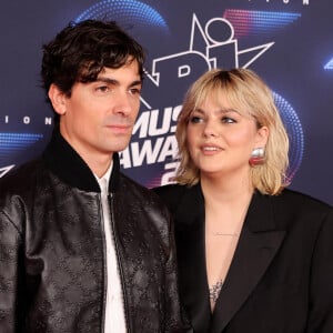 Louane a invité son compagnon Florian Rossi sur scène. 
Florian Rossi et sa compagne Louane Emera au photocall de la 25ème cérémonie des "NRJ Music Awards (NMA)" au palais des Festivals et des Congrès de Cannes, France. © Dominique Jacovides/Bestimage 