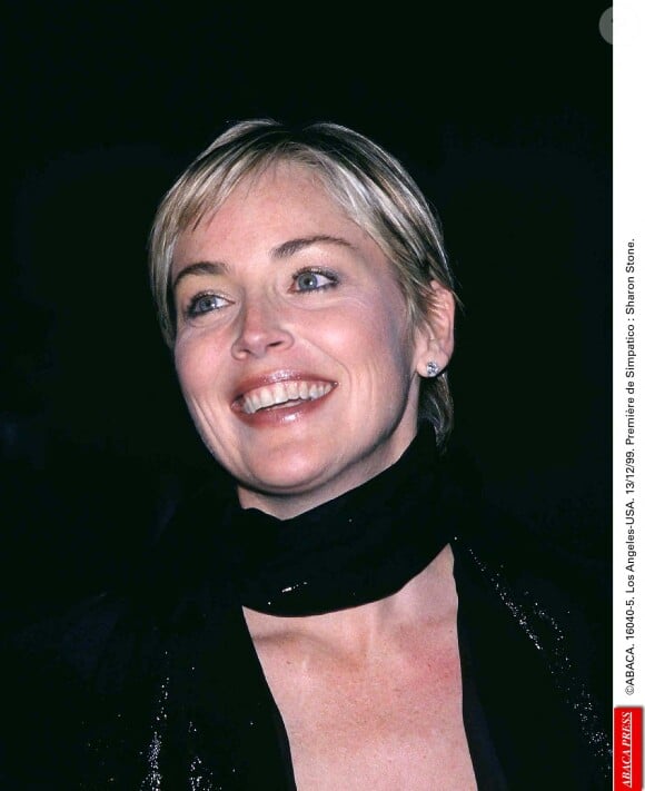 Los Angeles le 13/12/99. Première de Simpatico : Sharon Stone.
