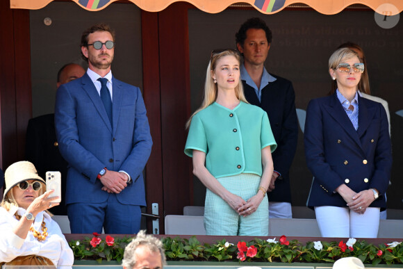 No Tabloïds - Pierre Casiraghi, Beatrice Borromeo, John Elkann, au second rang, et la princesse Charlene de Monaco, durant la finale du Masters 1000 de Monte-Carlo à Roquebrune-Cap-Martin, le 14 avril 2024. C'est le grec Stefano Tsitsipas qui a rempoté le match qui l'opposait au norvégien Casper Ruud (6-1, 6-4). © Bruno Bebert / Bestimage  No Tabloïds - Only for OK, Hello, Grazia Prince Albert II of Monaco and the Princely Family watch the final of the Monte Carlo Rolex Masters 1000 in Roquebrune-Cap-Martin on april 14th 2024 