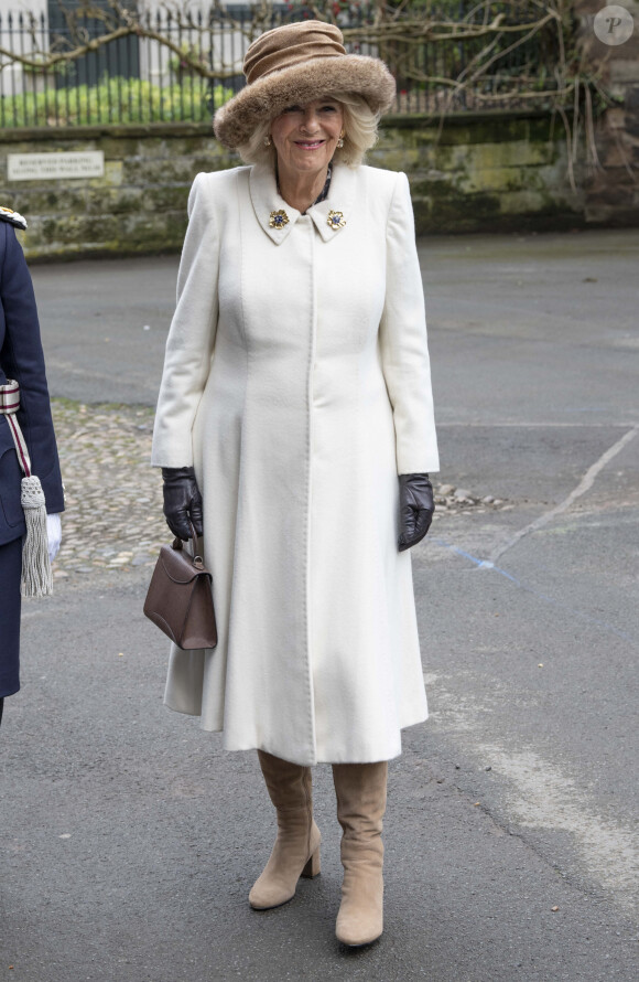 Et carbure au Coca pour tenir la cadence ! 
Camilla Parker Bowles, reine consort d'Angleterre, assiste au service Royal Maundy à la cathédrale de Worcester, le 28 mars 2024. 