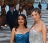 Les deux femmes étaient radieuses dans des robes à paillettes
 
Salma Hayek et Mathilde Pinault - La famille Pinault est réunie au dîner de gala de la Fondation Cini juste avant la 60ème biennale de Venise le 17 avril 2024.