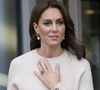 Kate Middleton est-elle plus malade que ce qui a été dit ?
Catherine (Kate) Middleton, princesse de Galles, arrive à l'université de Nottingham dans le cadre de la Journée mondiale de la santé mentale (World Mental Health Day).