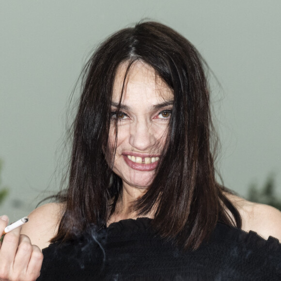 Béatrice Dalle - Arrivées à la cérémonie de clôture du festival Plurielles à Compiègne, France, le 19 juin 2021. © Pierre Perusseau/Bestimage