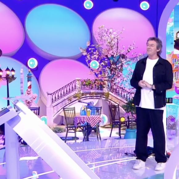 Celui qui vient de remporter sa 8ème étoile attend particulièrement cette journée.
Emilien et Jean-Luc Reichmann dans les "12 coups de midi" sur TF1 le 21 avril 2024.