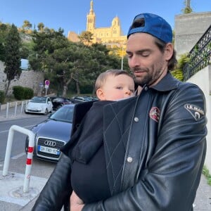 Ainsi que leur fils Marius.
Camille Lacourt part en vacances avec Alice Detollenaere et leur famille.