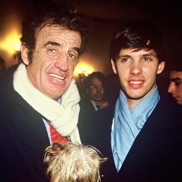 Paul Belmondo a déjà été fâché avec son père Jean-Paul.
Jean-Paul Belmondo et son fils Paul - Générale de la pièce "Kean" au théâtre Marigny, à Paris.