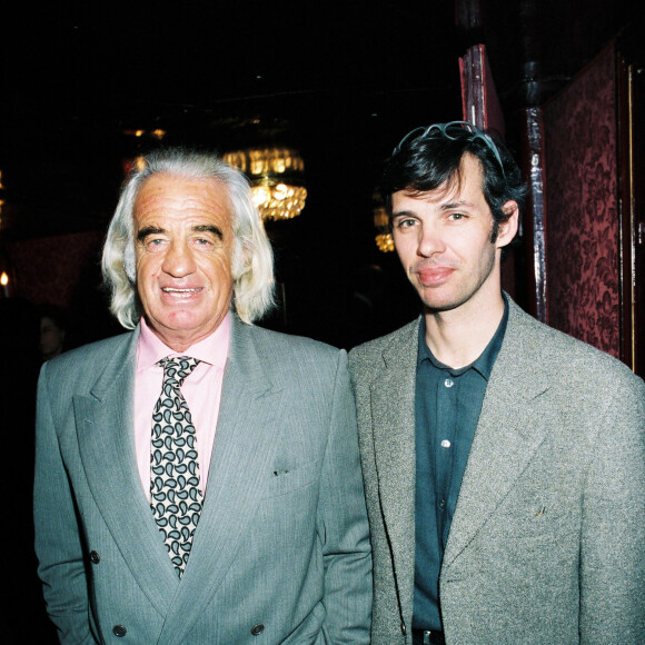 Archives - Jean-Paul Belmondo et son fils Paul Belmondo - Générale de la pièce "Duo pour violon seul".