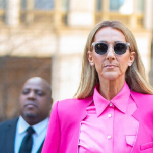 Pour illustrer son interview, Céline Dion a réalisé un shooting photo très tendance.
Céline Dion a choisi de s'habiller en rose pour la Journée Internationale pour les Droits des Femmes à New York le 7 mars 2020.