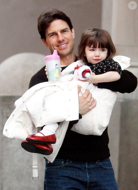 Tom Cruise n'a pas vu sa fille Suri depuis au moins 10 ans
Tom Cruise et sa fille Suri ont été aperçus quittant leur appartement et prenant leur SUV. New York City, NY, USA. Photo par Ramey Agency/ABACAPRESS.COM