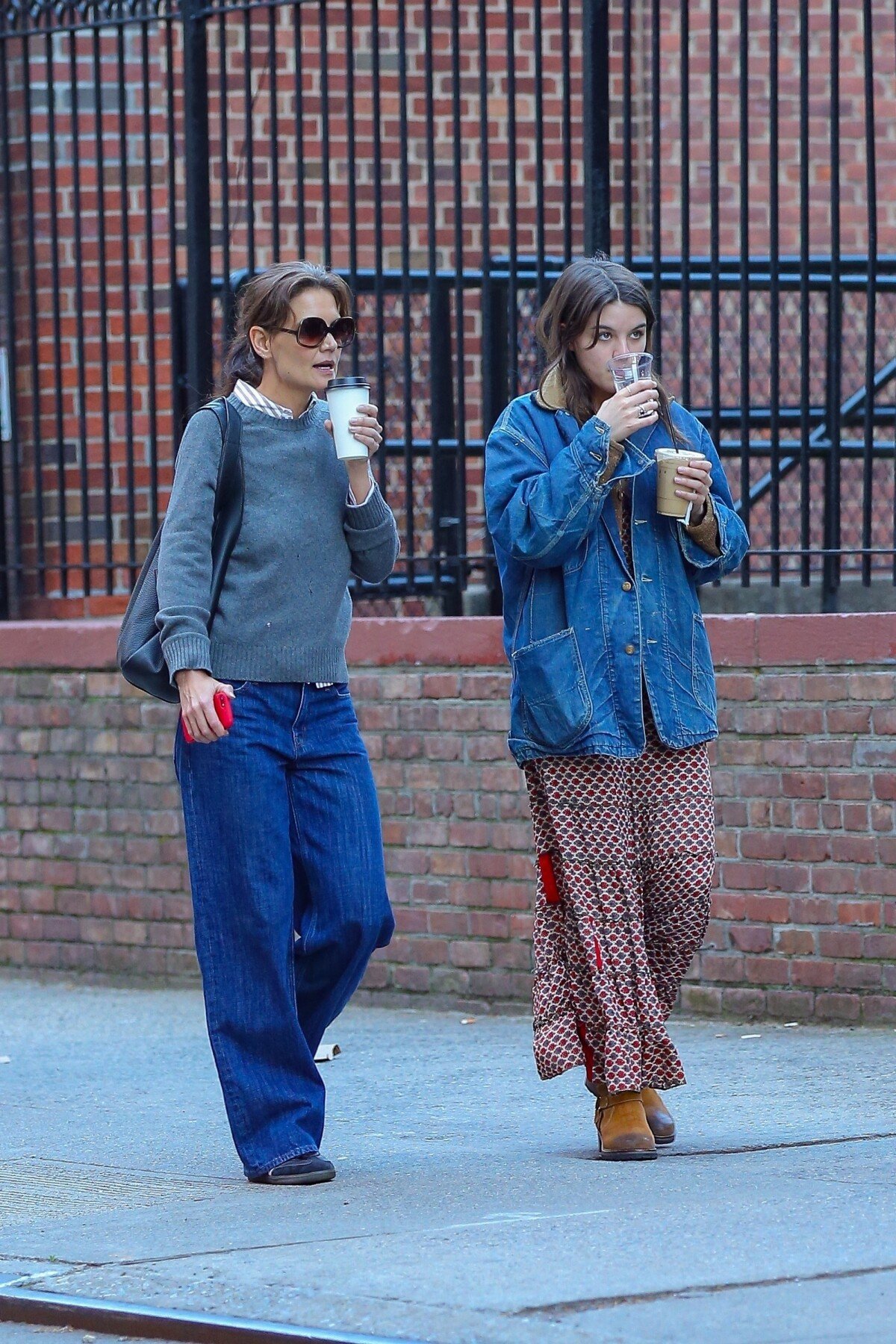 Photo : New York City, NY - EXCLUSIVE -Suri Cruise et da mère Katie ...