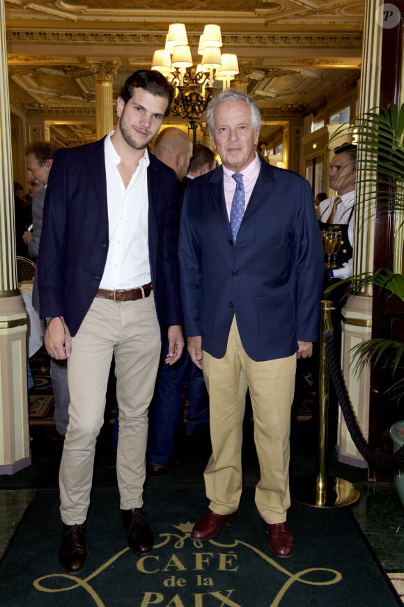 Alexandre Poniatowski et son fils Jean - Personnalités au 13ème déjeuner Pères & Fils 2018 au Café de la Paix à Paris. Le 21 juin 2018 © Julio Piatti / Bestimage 