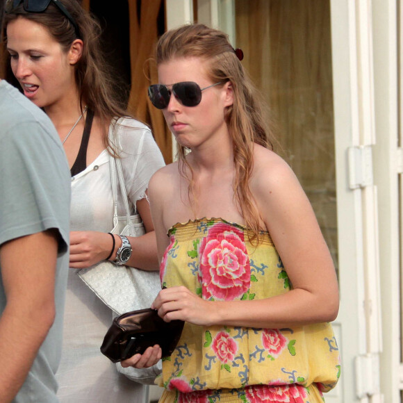 Une enquête a été ouverte par la police locale
La princesse Beatrice à Saint-Tropez