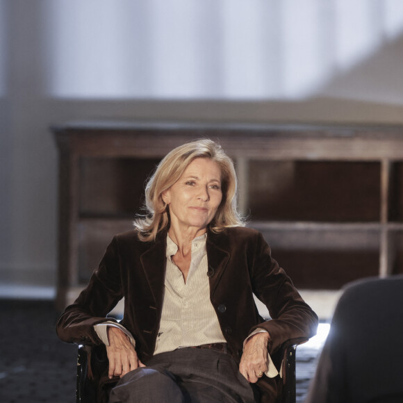 Exclusif - Claire Chazal lors de l'enregistrement de l'émission "Animaux Stars", présentée par B.Montiel et diffusée sur la chaine Animaux TV le 23 décembre 2023 © Jack Tribeca / Bestimage 