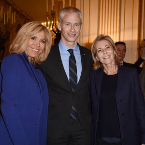 La Première Dame Brigitte Macron, Franck Riester, ministre de la Culture et Claire Chazal lors de la remise des insignes de Chevalier de l'ordre national de la Légion d'Honneur à O.Py au ministère de la Culture à Paris, France, le 6 février 2019. © Giancarlo Gorassini/Bestimage  Avignon Festival director awarded with the Chevalier de la Legion d'Honneur (Knight of the Legion of Honor) medal with French First Lady during a ceremony at the Culture Ministry in Paris, France on February 6, 2019. 