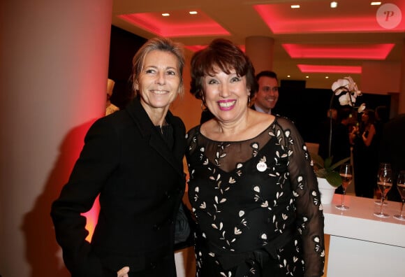 Claire Chazal, Roselyne Bachelot - Dîner LINK pour AIDES 2015 à l'Espace Vendôme à Paris le 7 décembre 2015. © Dominique Jacovides / Bestimage  Charity Dinner 'LINK for AIDES' during the 'Art is Hope' Exhibition at Place Vendome on December 7, 2015 in Paris, France. 