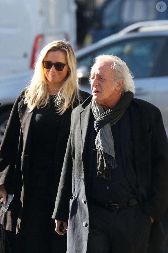 
Didier Barbelivien et sa femme Laure - Arrivées à la messe funéraire en hommage à Bernard Tapie en l'église Saint-Germain-des-Prés à Paris. Le 6 octobre 2021 © Jacovides-Moreau / Bestimage