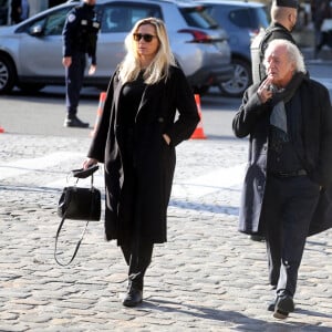 
Didier Barbelivien et sa femme Laure - Arrivées à la messe funéraire en hommage à Bernard Tapie en l'église Saint-Germain-des-Prés à Paris. Le 6 octobre 2021 © Jacovides-Moreau / Bestimage