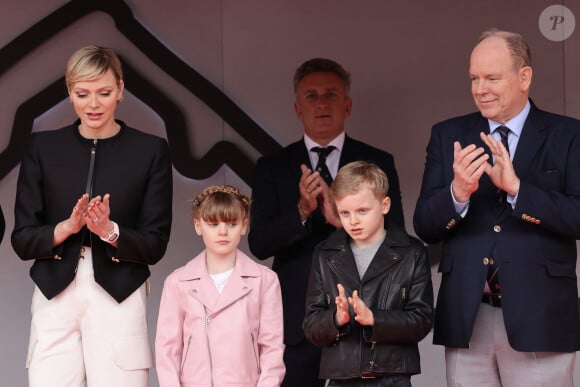 Le prince Albert II de Monaco, la princesse Charlene et leurs enfants, la princesse Gabriella et le prince héréditaire Jacques ont assisté au Monaco E-Prix 2024, le 27 avril 2024. © Claudia Albuquerque/Bestimage 