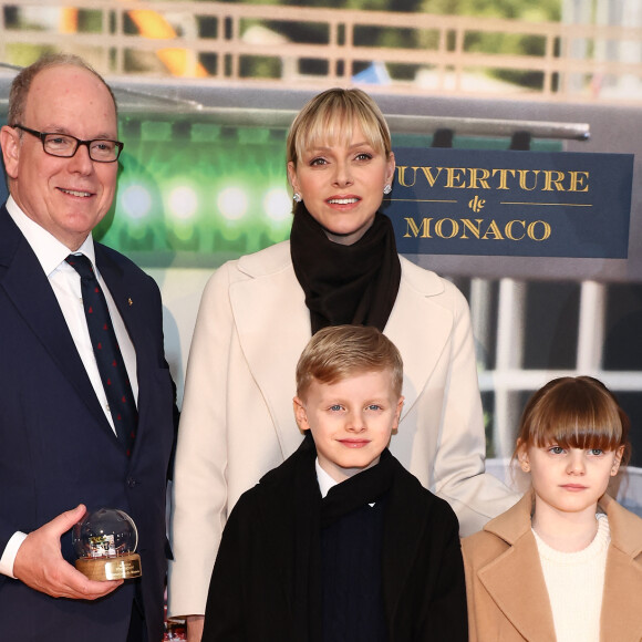 Le prince Albert II de Monaco, la princesse Charlène de Monaco et leurs enfants, le prince Jacques de Monaco, marquis des Baux, et la princesse Gabriella de Monaco, comtesse de Carladès - La famille princière de Monaco lors de l'ouverture de la section Monaco au musée Miniatur Wunderland (Miniature Wonderland) à Hambourg, Allemagne, le 25 avril 2024. © Action Press/Bestimage