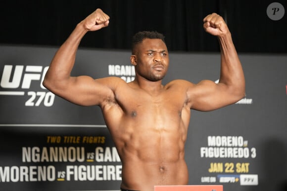 Le combattant en a fait l'annonce sur ses réseaux sociaux
 
Francis Ngannou (Cameroun) lors de l'avant-combat opposant Ciryl Gane à Francis Ngannou lors de la pesée publique au Anaheim Convention Center à Anaheim, Californie, Etats-Unis, le 21 janvier 2022. © Dalton Hamm/Zuma Press/Bestimage