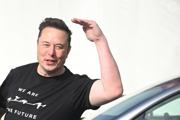 Elon Musk a eu 11 enfants. Parmi eux, le désormais célèbre X AE A-XII...
13 mars 2024, Brandebourg : Elon Musk, PDG de Tesla, quitte l'usine Tesla Gigafactory de Berlin-Brandebourg. Photo par Sebastian Christoph Gollnow/DPA/ABACAPRESS.COM