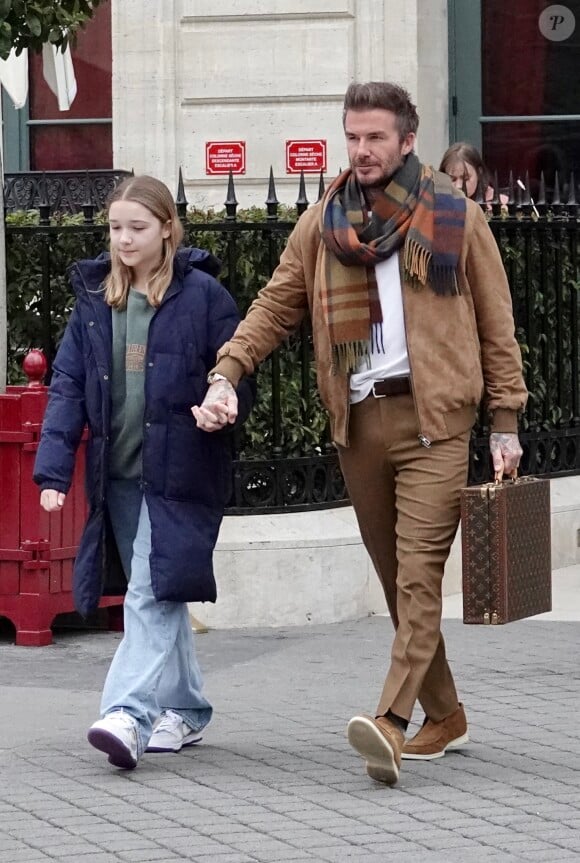 David et sa fille Harper vont au restaurant, Fashion week Paris, le 4 mars 2023 à Paris, France. Photo par ABACAPRESS.COM