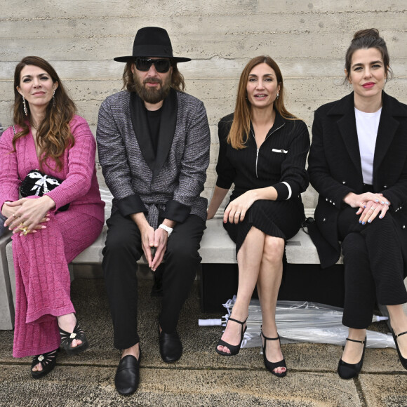 Amandine De La Richardiere, Sébastien Tellier, Audrey Diwan et Charlotte Casiraghi au photocall du défilé croisière Chanel 2024-2025 à la Cité radieuse à Marseille, France, le 2 mai 2024. © Olivier Borde/Bestimage 