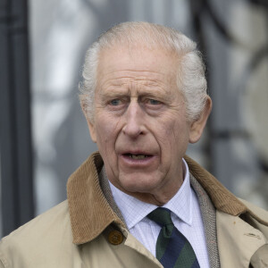 Le roi Charles III d'Angleterre, et Z.Phillips (Z.Tindall), assistent au concours hippique Royal Windsor Horse Show à Windsor, le 3 mai 2024.