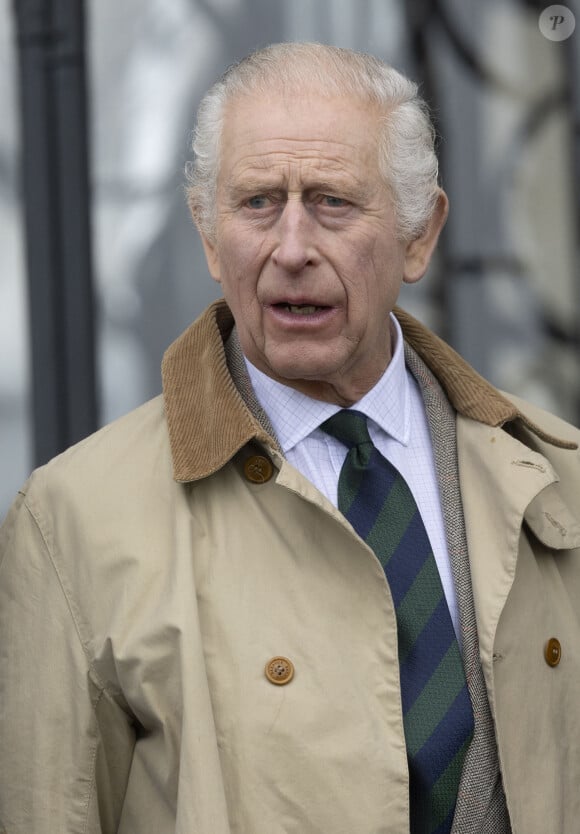 Le roi Charles III d'Angleterre, et Z.Phillips (Z.Tindall), assistent au concours hippique Royal Windsor Horse Show à Windsor, le 3 mai 2024.