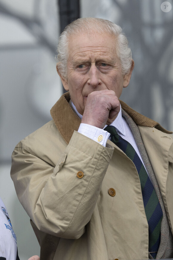 Le roi Charles III d'Angleterre, et Z.Phillips (Z.Tindall), assistent au concours hippique Royal Windsor Horse Show à Windsor, le 3 mai 2024.