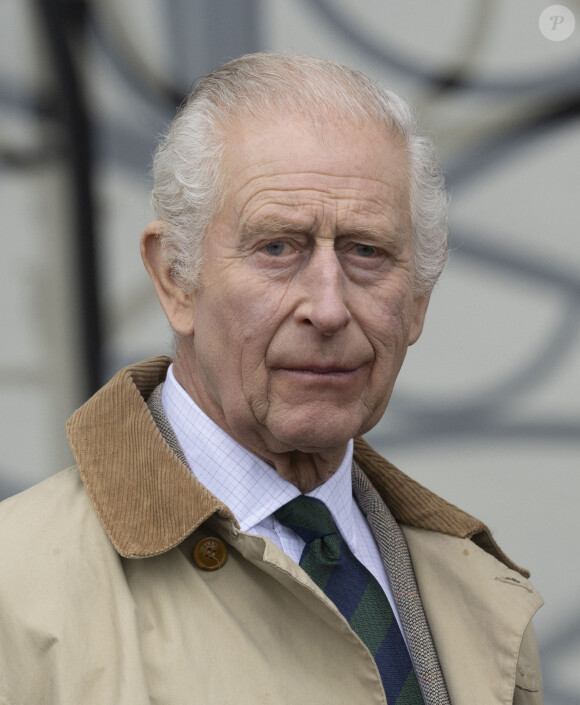 Le roi Charles III d'Angleterre, et Z.Phillips (Z.Tindall), assistent au concours hippique Royal Windsor Horse Show à Windsor, le 3 mai 2024.