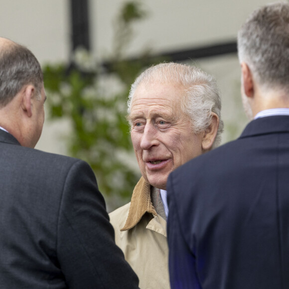 Le roi Charles III d'Angleterre, et Z.Phillips (Z.Tindall), assistent au concours hippique Royal Windsor Horse Show à Windsor, le 3 mai 2024.