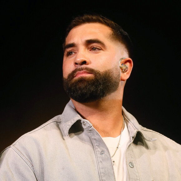 Des différends dans le couple formé par Kendji Girac et Soraya seraient à l'origine de sa blessure par balle 
Exclusif - Kendji Girac - Concert "Corsu Mezu Mezu" à la Défense Arena à Paris, France. © Christophe Clovis / Bestimage "La Corse débarque à Paris ! " a eu lieu à Paris La Défense Arena. Ce spectacle est l'aboutissement de ce projet qui a vu naître des duos majestueux entre les plus belles voix de Corse et du continent sur des chansons incontournables du répertoire insulaire. Des liens chaleureux, une culture partagée, plus de 600 000 albums vendus. Cette soirée chargée d'émotion restera à jamais unique et inoubliable pour ceux qui l'ont vécu sur scène comme dans la salle. 