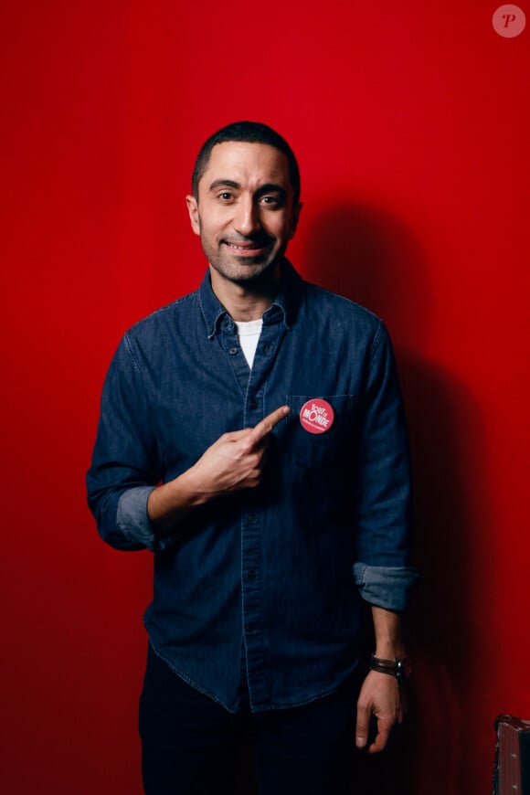 Exclusif - Jimmy Mohamed - Backstage - Enregistrement de l'émission "Tout le monde chante contre le cancer" au Cirque Phénix à Paris, présentée par J.Anthony et E.Gossuin et diffusée le 4 janvier sur W9 © Christophe Clovis / Bestimage 