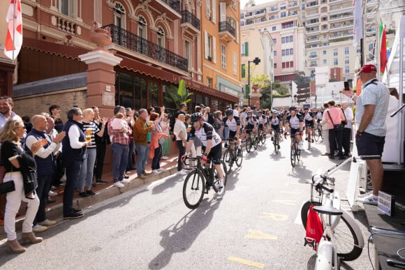 La princesse Charlène de Monaco assiste à l'arrivée de la 10ème édition de la randonnée cycliste caritative St Tropez à Monaco organisée par le COCC (Champagne & Oyster Cycling Club of Monaco) au profit de la Princesse Charlène de Monaco le 5 mai 2024. © Olivier Huitel / Pool Monaco / Bestimage 