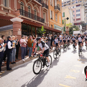 La princesse Charlène de Monaco assiste à l'arrivée de la 10ème édition de la randonnée cycliste caritative St Tropez à Monaco organisée par le COCC (Champagne & Oyster Cycling Club of Monaco) au profit de la Princesse Charlène de Monaco le 5 mai 2024. © Olivier Huitel / Pool Monaco / Bestimage