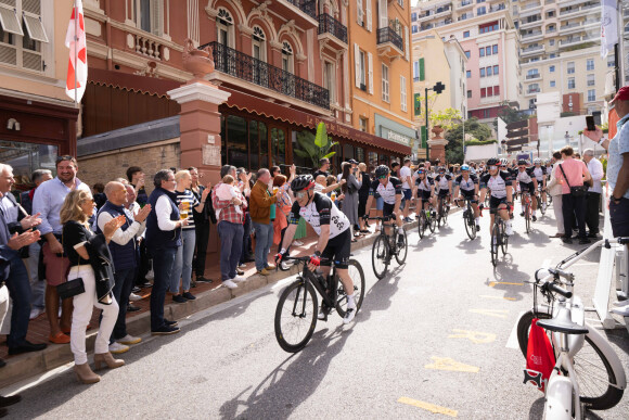 La princesse Charlène de Monaco assiste à l'arrivée de la 10ème édition de la randonnée cycliste caritative St Tropez à Monaco organisée par le COCC (Champagne & Oyster Cycling Club of Monaco) au profit de la Princesse Charlène de Monaco le 5 mai 2024. © Olivier Huitel / Pool Monaco / Bestimage