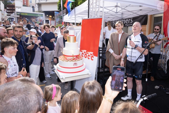 La princesse Charlène de Monaco assiste à l'arrivée de la 10ème édition de la randonnée cycliste caritative St Tropez à Monaco organisée par le COCC (Champagne & Oyster Cycling Club of Monaco) au profit de la Princesse Charlène de Monaco le 5 mai 2024. © Olivier Huitel / Pool Monaco / Bestimage