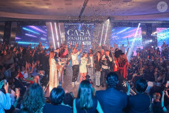 Un grand moment !
Exclusif - Amandine Petit (miss France 2021), Lartiste, Inès Vandamme, Tayc, Kenza Cheddadi, M. Pokora (Matt Pokora), le choregraphe Hakim Ghorab - 19ème édition du Casa Fashion Show au Sofitel Casablanca Tour Blanche à Casablanca au Maroc le 5 mai 2024. © Philippe Doignon/Bestimage 