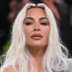 Pour sa 11ᵉ participation au Met Gala, Kim Kardashian a fait sensation.
Kim Kardashian au Met Gala.