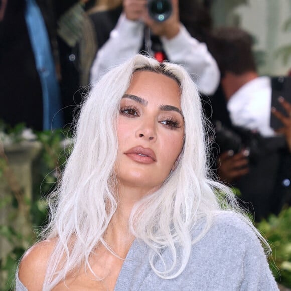 Kim Kardashian arrive au Met Gala. Photo : Charles Guerin/ABACAPRESS.COM