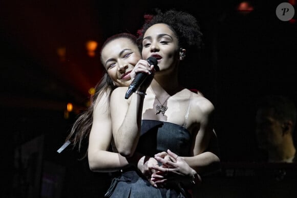 Candice Vernet et une danseuse lors du concert de la Star Academy à Lyon, le 15/03/24. Photo Sandrine Thesillat / Panoramic